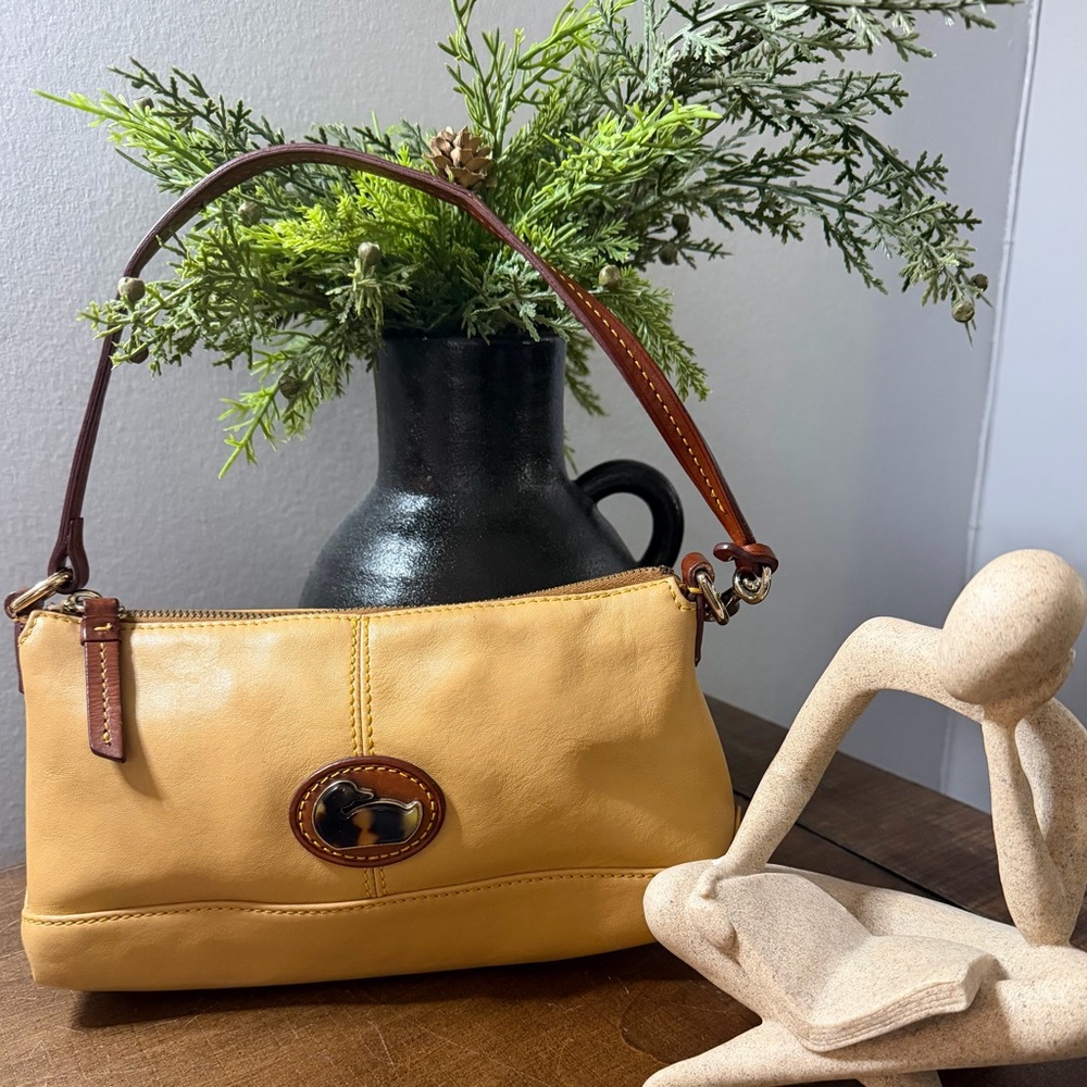 Dooney & Bourke Pouchette